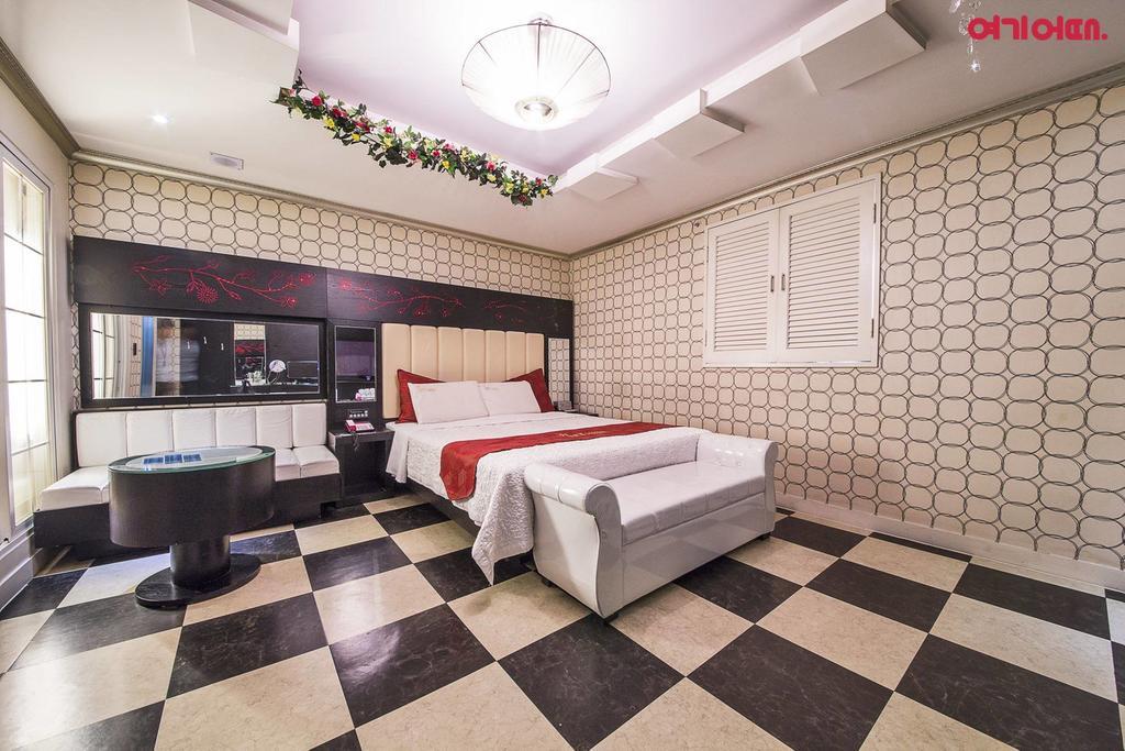 Ivy Hotel Ansan Exterior foto